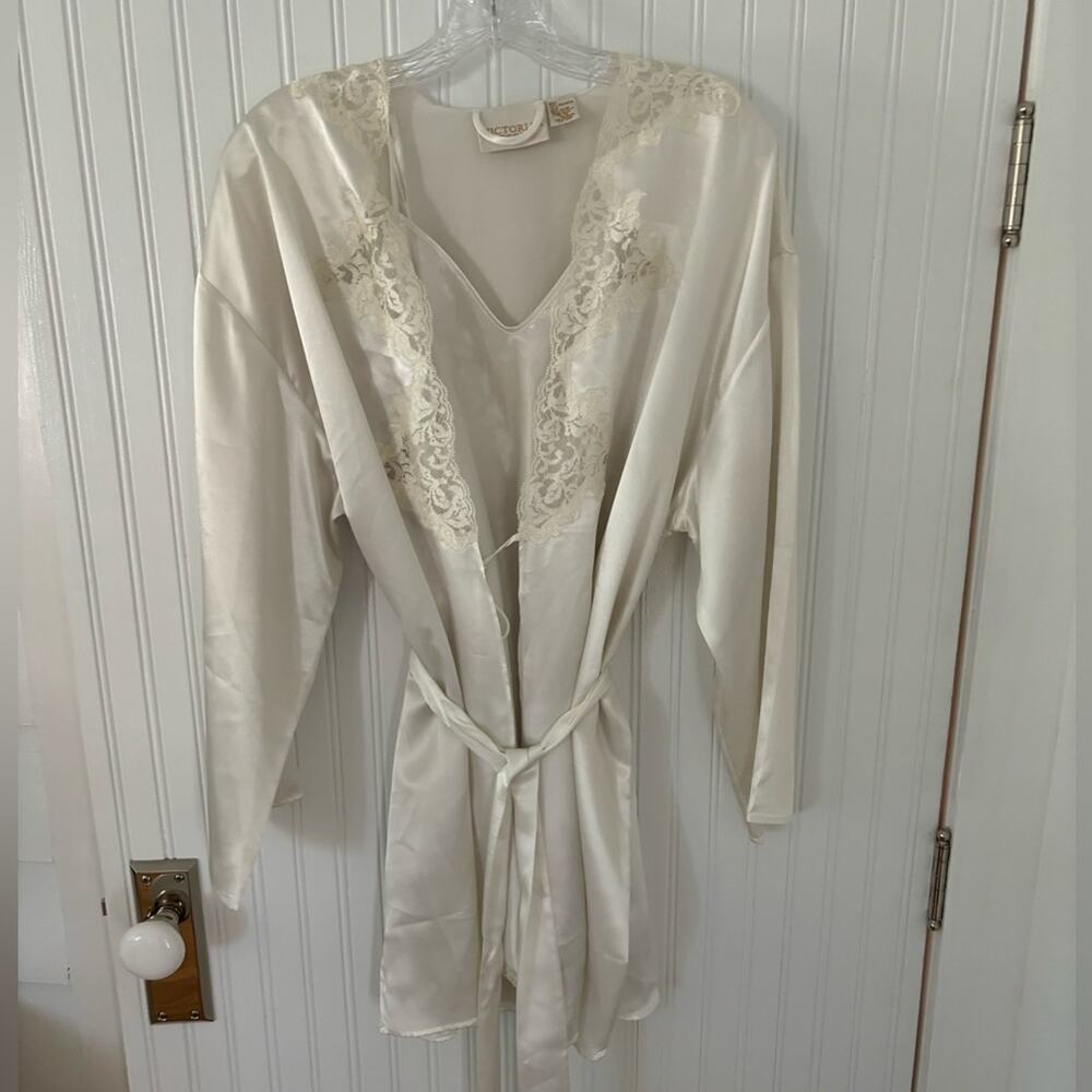 Vintage Gold Tag Victoria’s Secret Robe And Slip Lace Detail Sz Small Bridal Set
